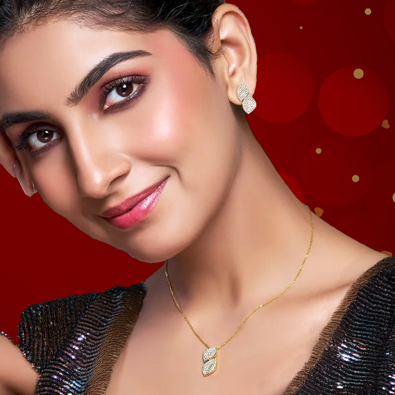 Eternal Bloom - 18K Gold Diamond Pendant Set