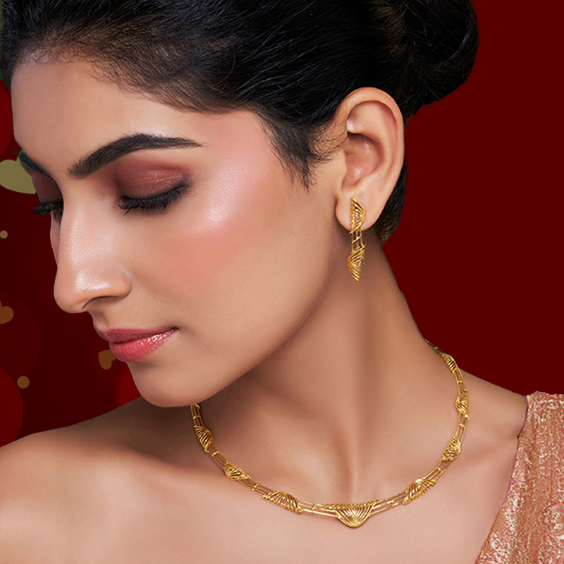 Modern, Elegant 22k Gold Necklace Set