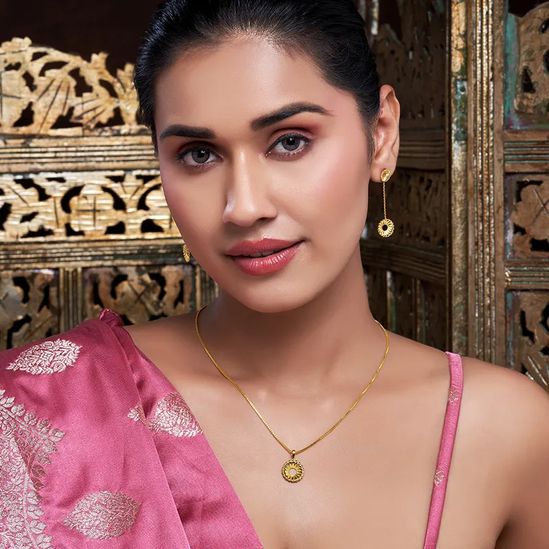 22K Floral Gold Pendant Set with chain