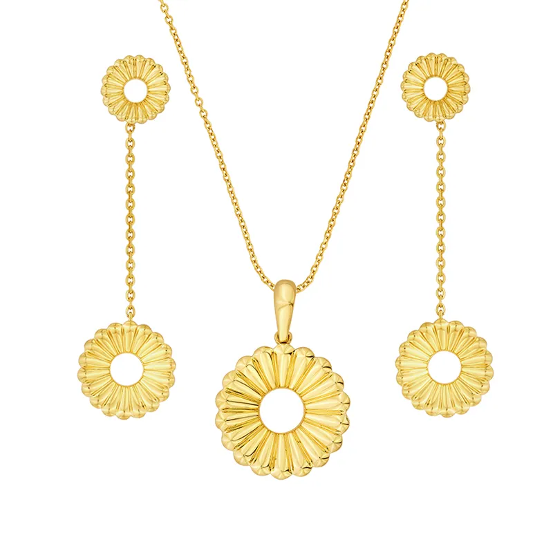 22K Floral Gold Pendant Set with chain