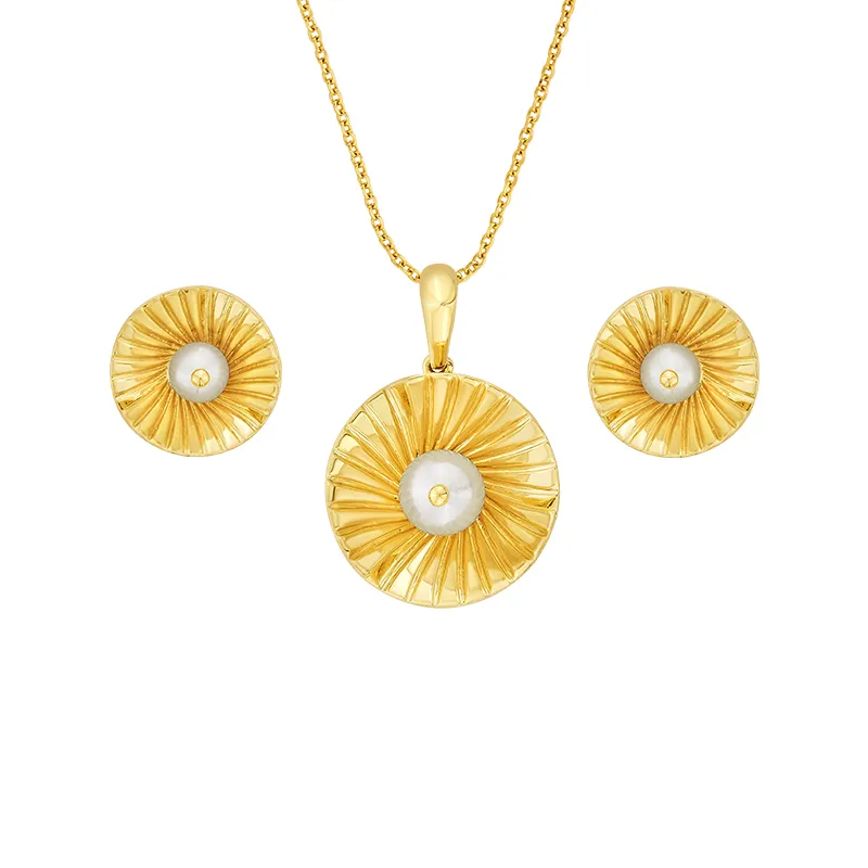 Everyday Gold Set in 22K, including chain