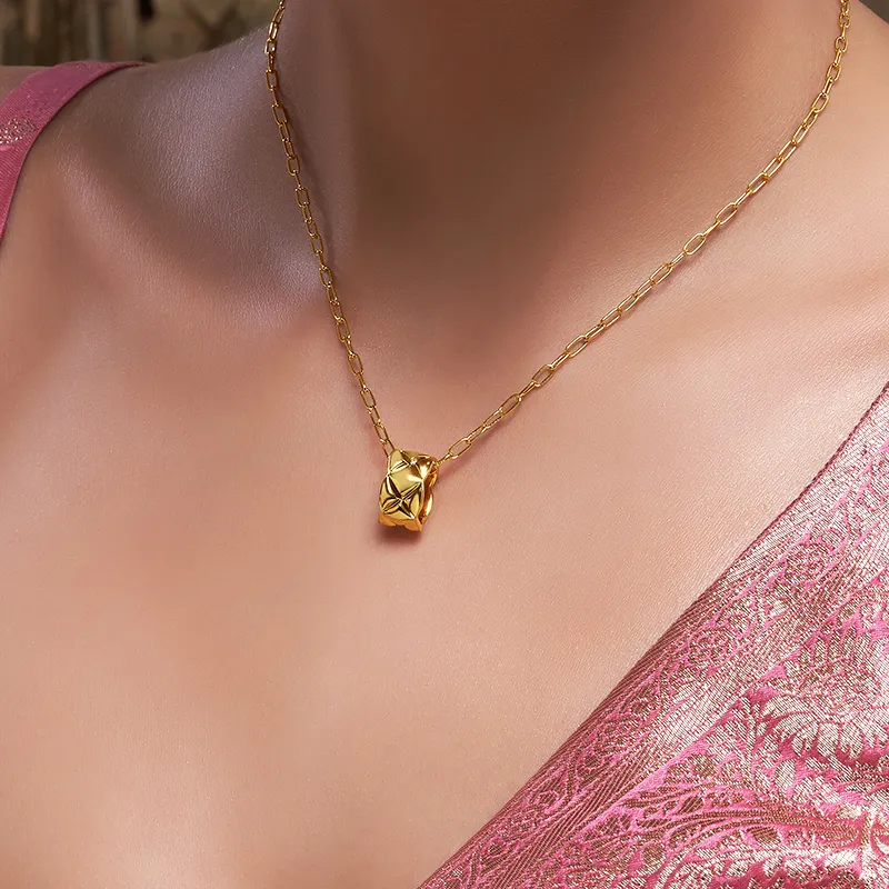 Modern Gold Essentials - 22K gold pendant set