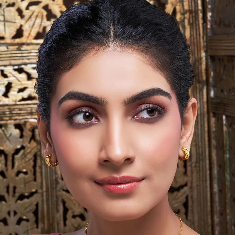 Modern Gold Essentials - 22K gold pendant set
