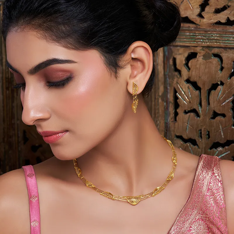 Modern, Elegant 22k Gold Necklace Set