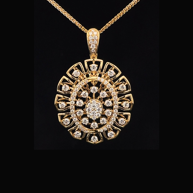 Oval Masterpiece Gold Diamond Pendant Set