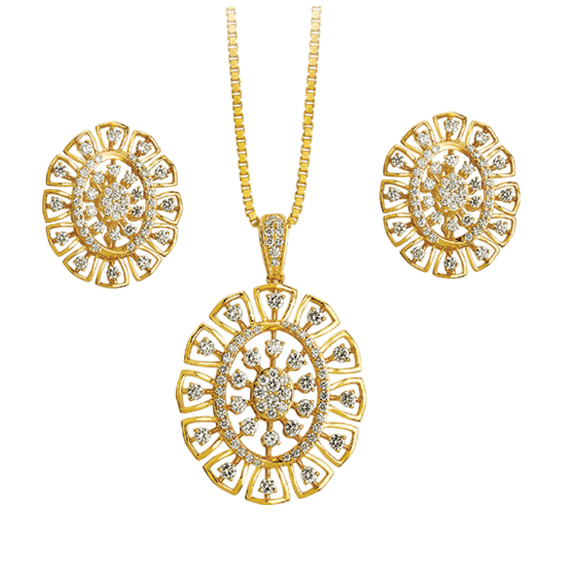 Oval Masterpiece Gold Diamond Pendant Set