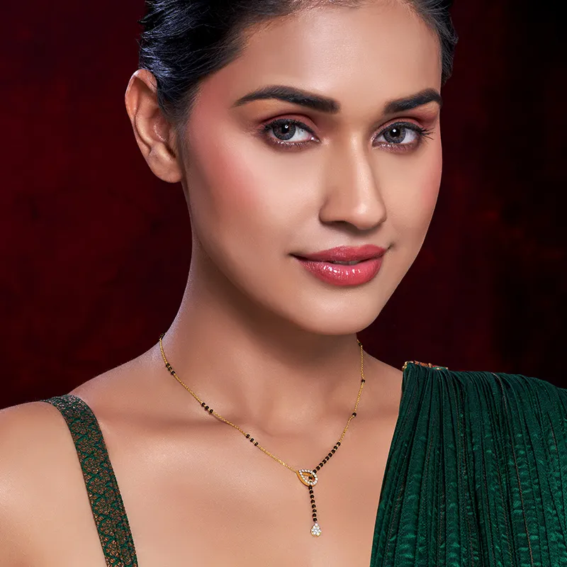 Modern Lariet Diamond Mangal Sutra in 18K gold