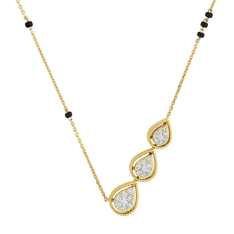 Elegant necklace in Gold Diamond and black beads.
