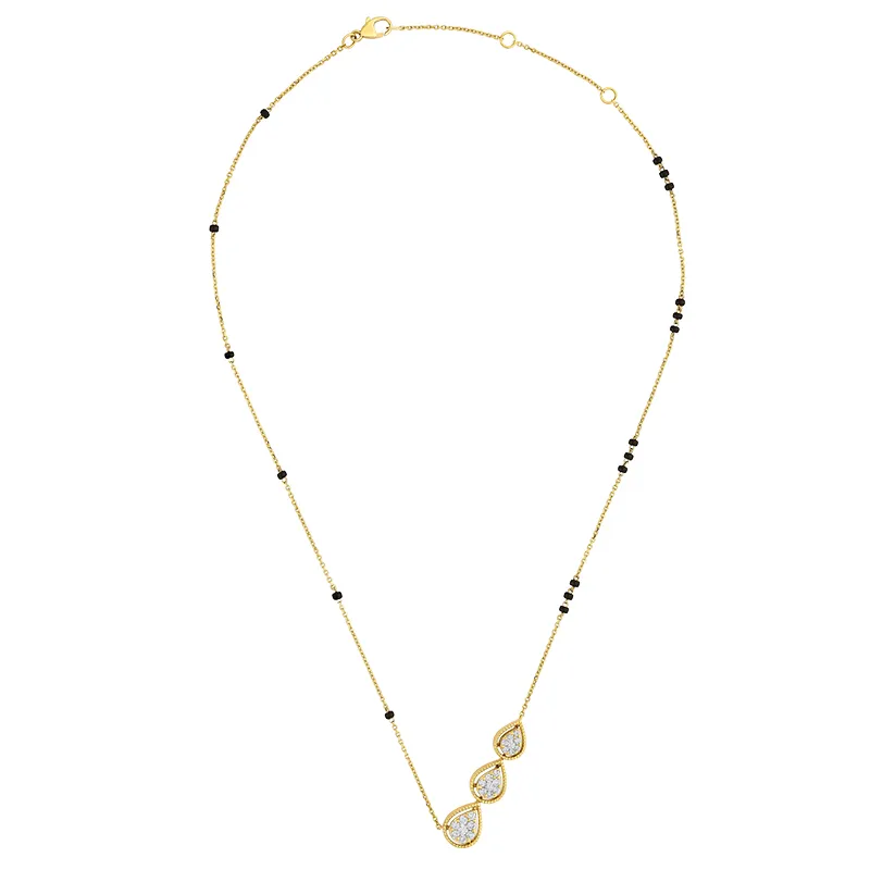 Elegant necklace in Gold Diamond and black beads.