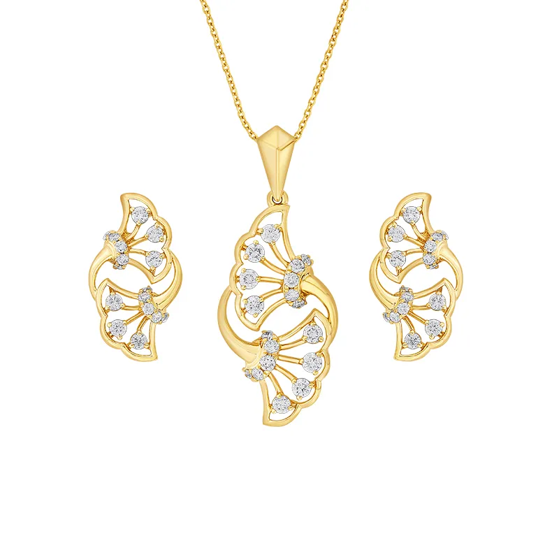 Golden Embrace, 18K Gold Diamond Pendant Set