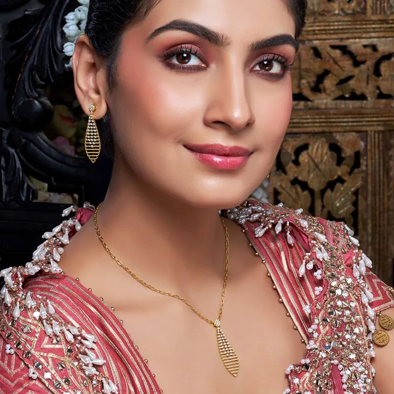 Drop Gorgeous Pendant and Earrings Set