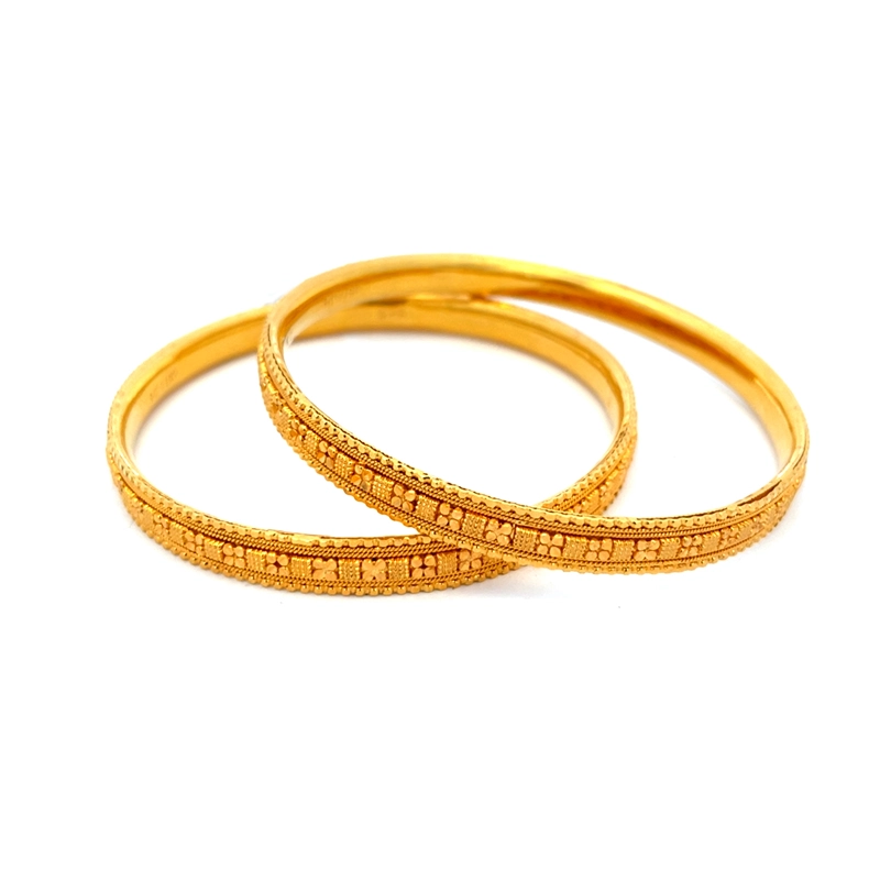 Elegant Pair of 22K Yellow Gold Bangles - Size 2.6