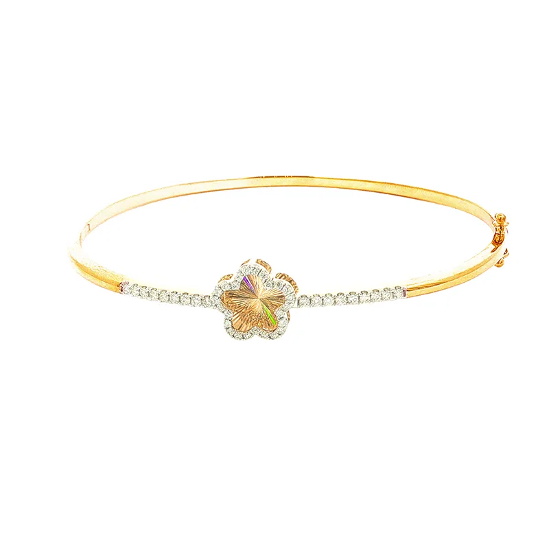Elegant 18K Yellow Gold Floral Bangle Bracelet with Delicate Design