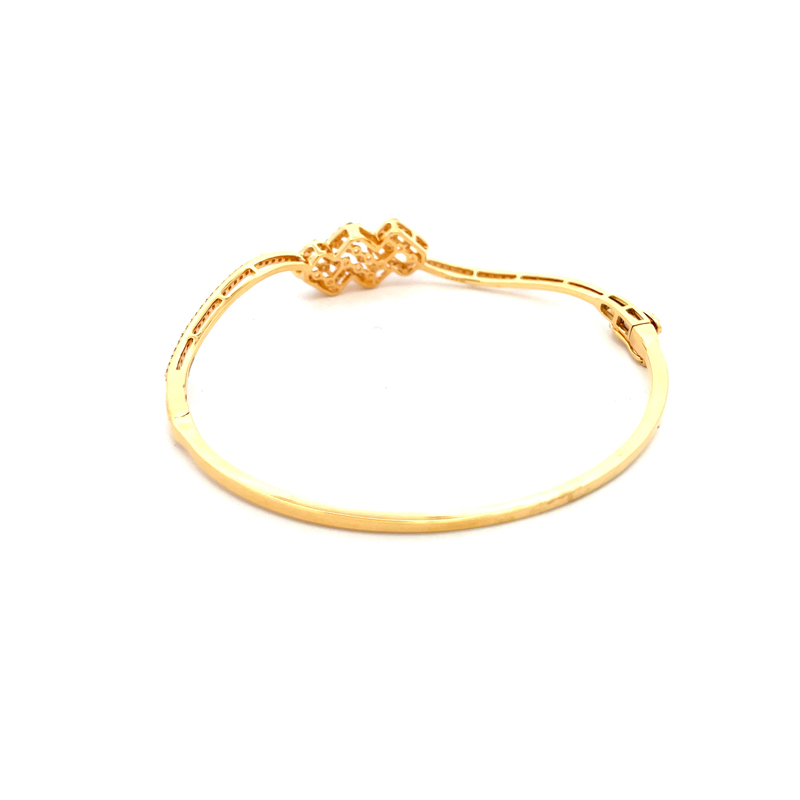 Elegant Gold and Diamond Bracelet