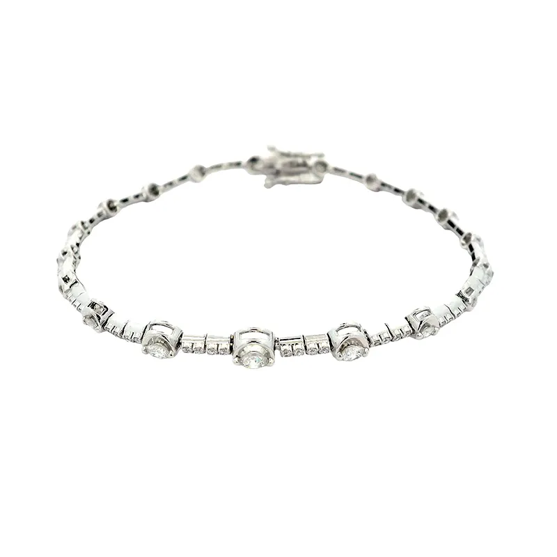Elegant Bracelet in White Gold and Diamonds