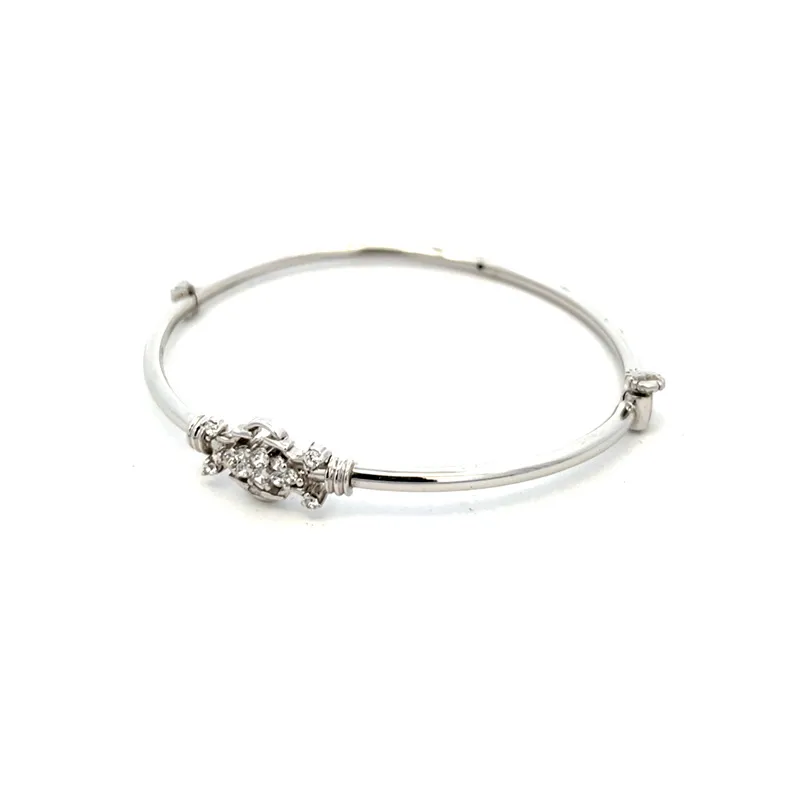 18K White Gold Cluster Motif Bangle