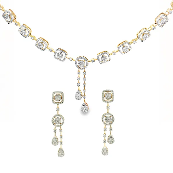 Stunning Gold Diamond Necklace Set