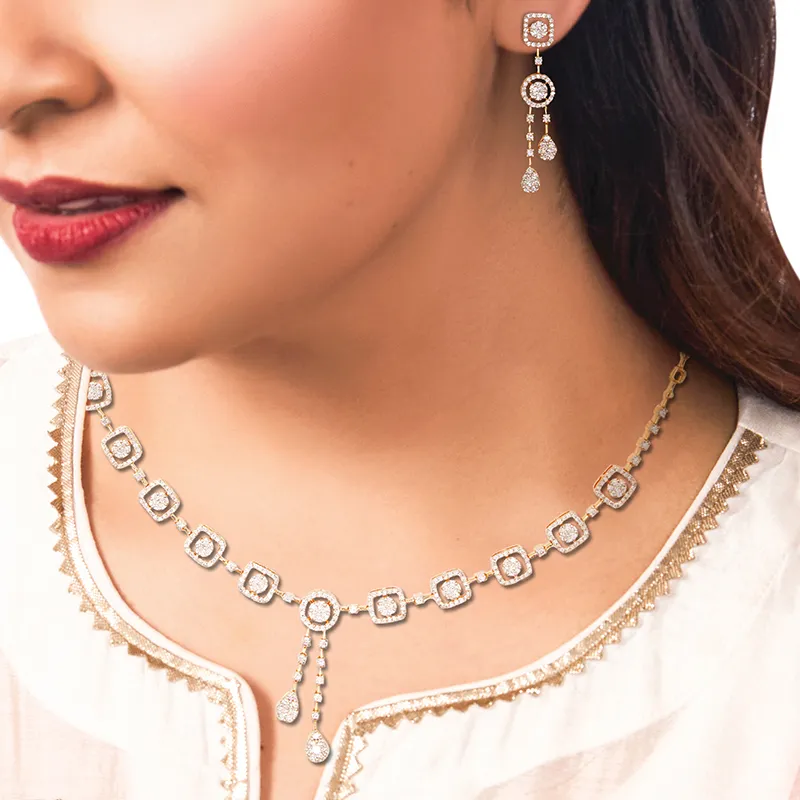 Stunning Gold Diamond Necklace Set
