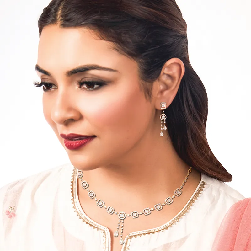 Stunning Gold Diamond Necklace Set