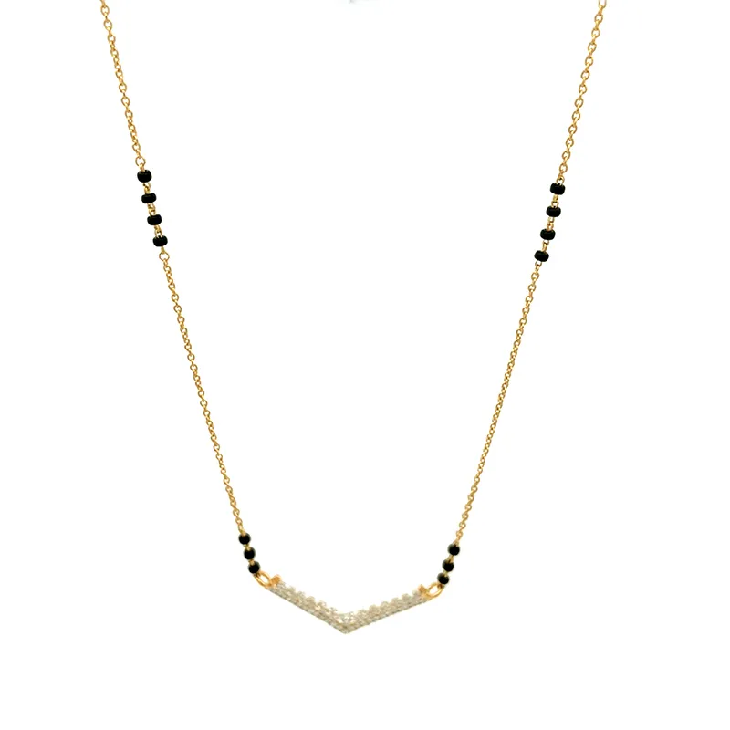V-shaped Mangalsutra in 18K gold and Diamonds