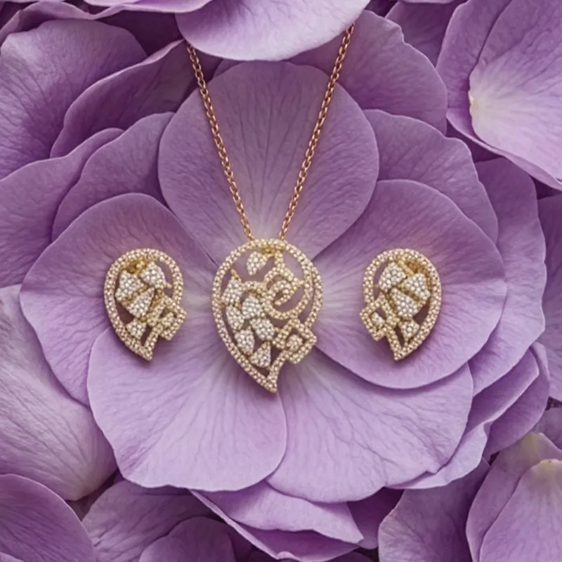 Almond drop shaped Pendant Set