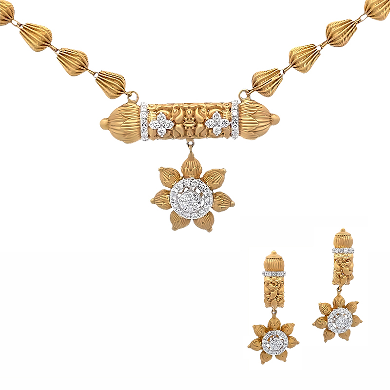 Ethnic Necklace Set in 18K Yellow Gold Diamonds