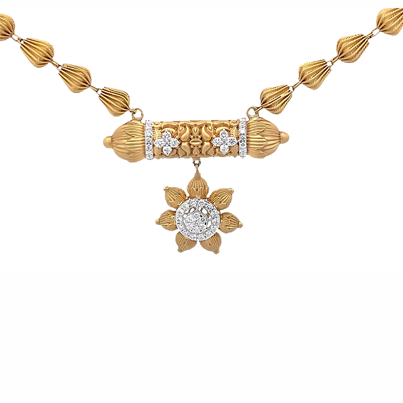 Ethnic Necklace Set in 18K Yellow Gold Diamonds