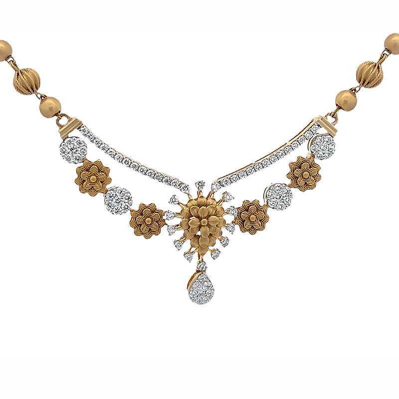 Antique Necklace Set in 18K Yellow Gold Diamonds