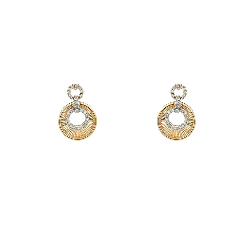 Beautiful 18K Yellow Gold Round Pendant and Earrings Set with Diamonds