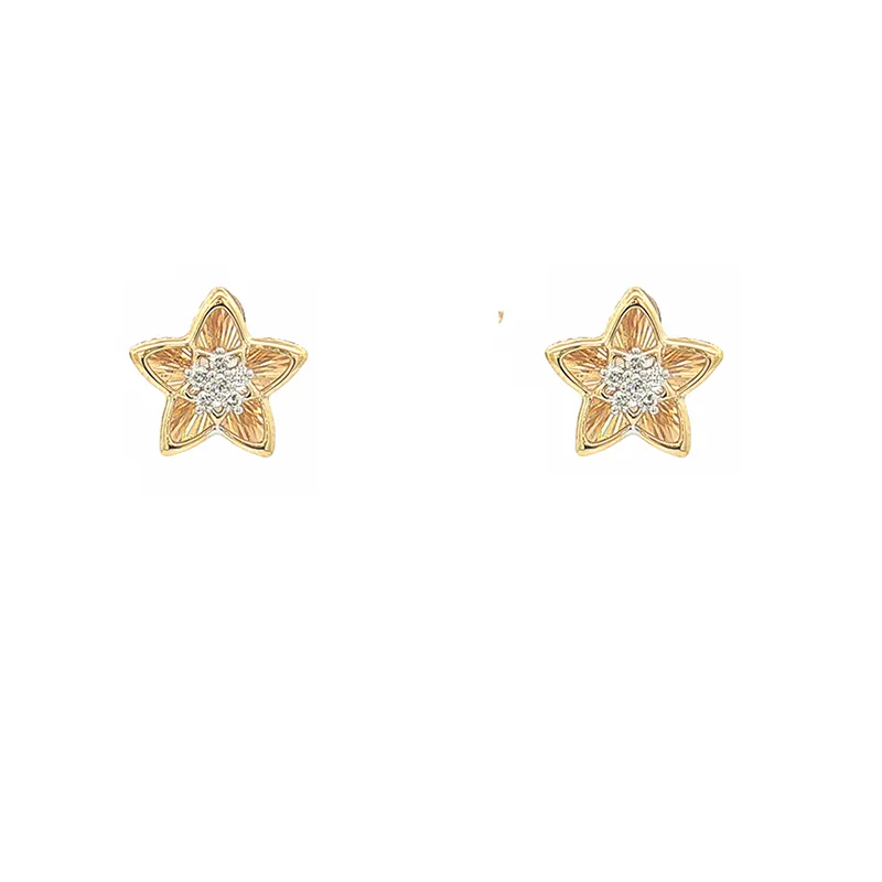 Beautiful 18K yellow gold star pendant and earrings set with a classic design
