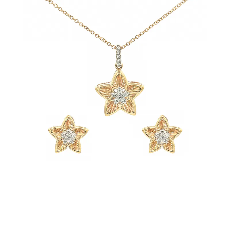 Beautiful 18K yellow gold star pendant and earrings set with a classic design