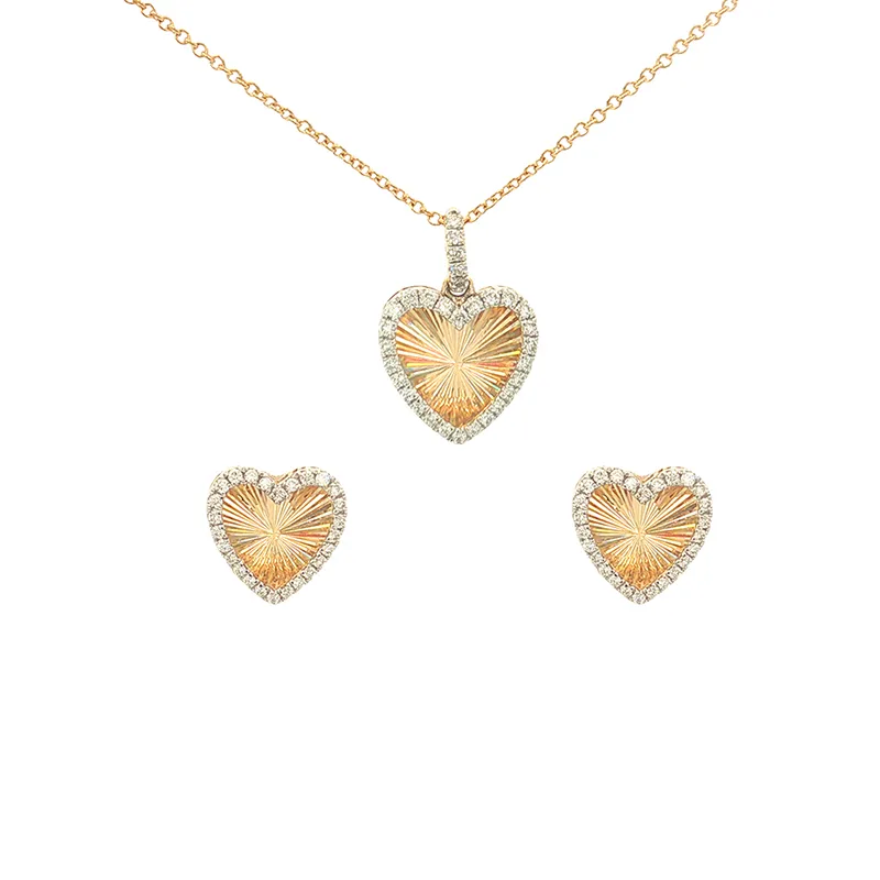 Exquisite 18K Yellow Gold Heart Pendant and Earrings Set with Sparkling Diamonds