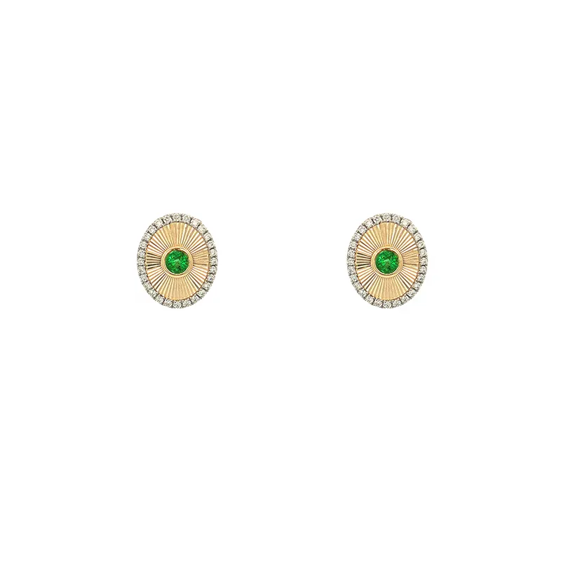 Elegant 18K Yellow Gold Emerald and Diamond Oval Pendant and Earrings Jewelry Set