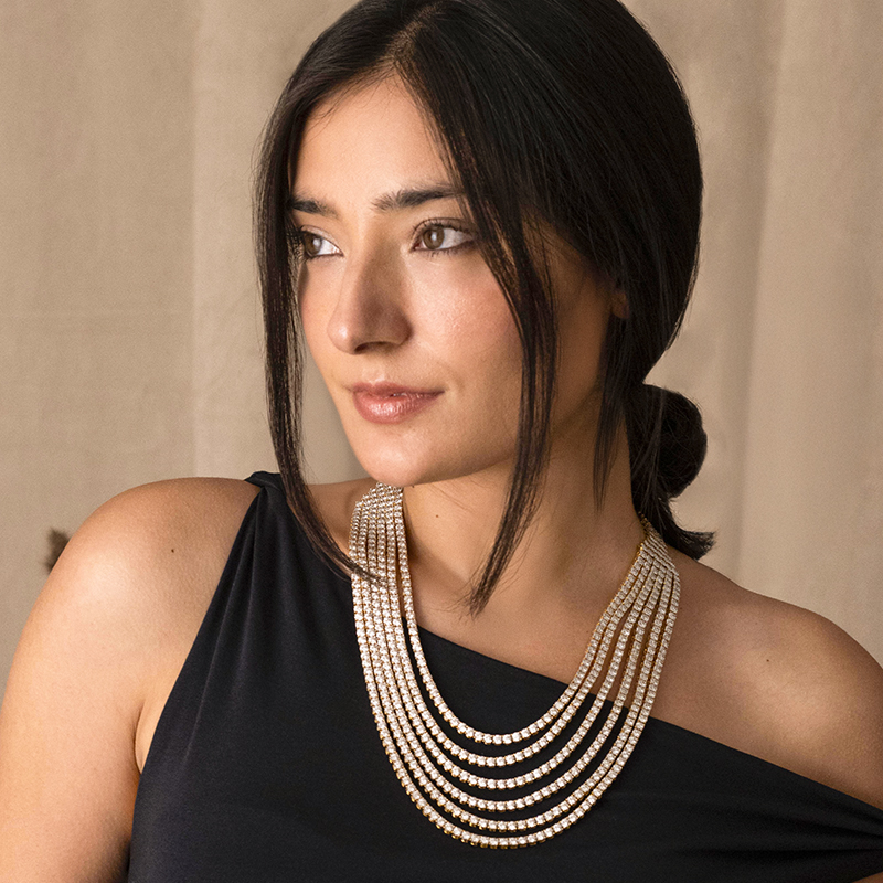 Six lines of gorgeous Diamonds, Necklace in 18K Gold