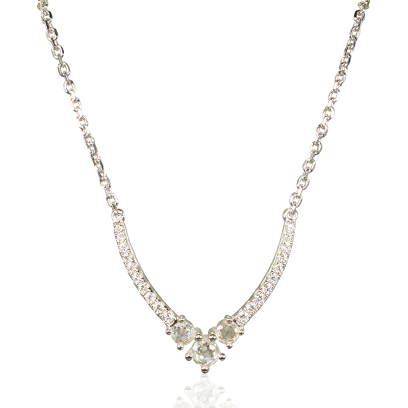 Classic V - Diamond Necklace