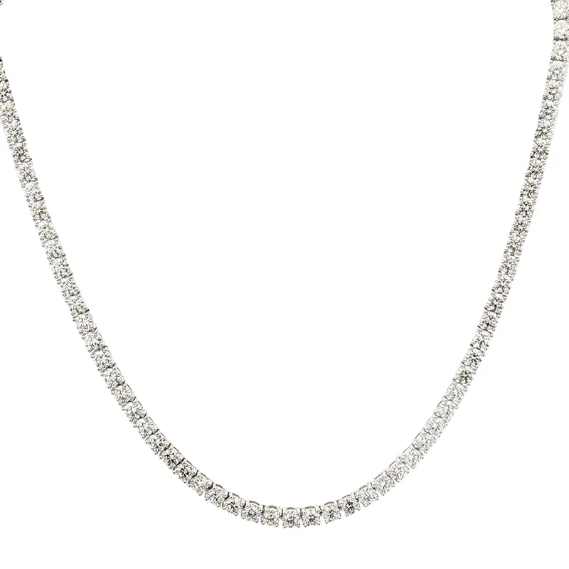 Elegant Diamond Tennis necklace in 18K White Gold