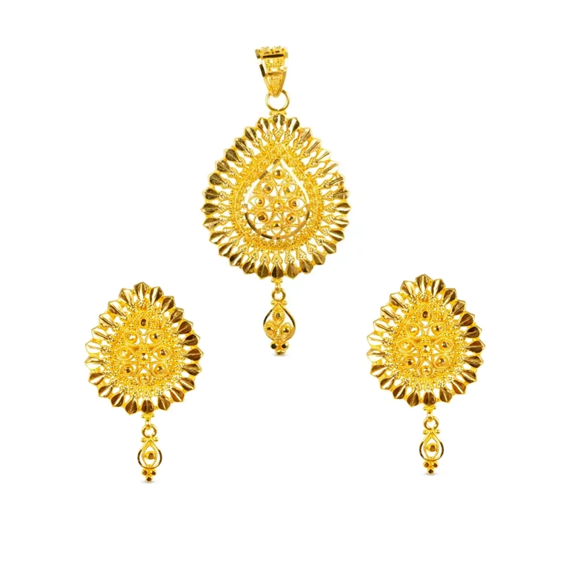 Pear shaped 22K Yellow Gold Pendant Earrings Set