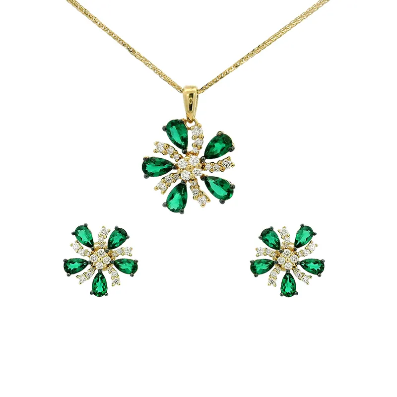 Emerald and Gold Diamond Pendant Set