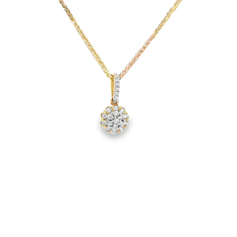 Elegant Gold Pendant Set with Sparkling Natural Diamonds