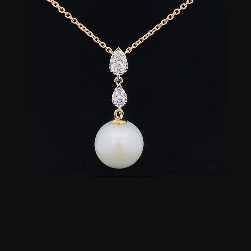 Graceful Pearl Diamond Pendant Set
