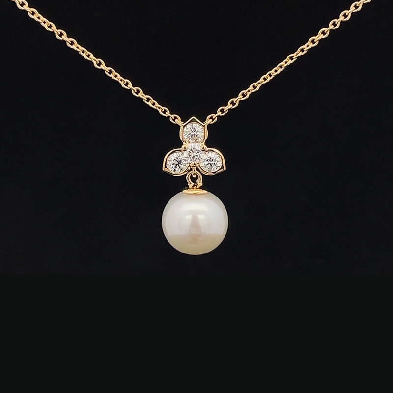 Lustrous Pearl Diamond Pendant Set