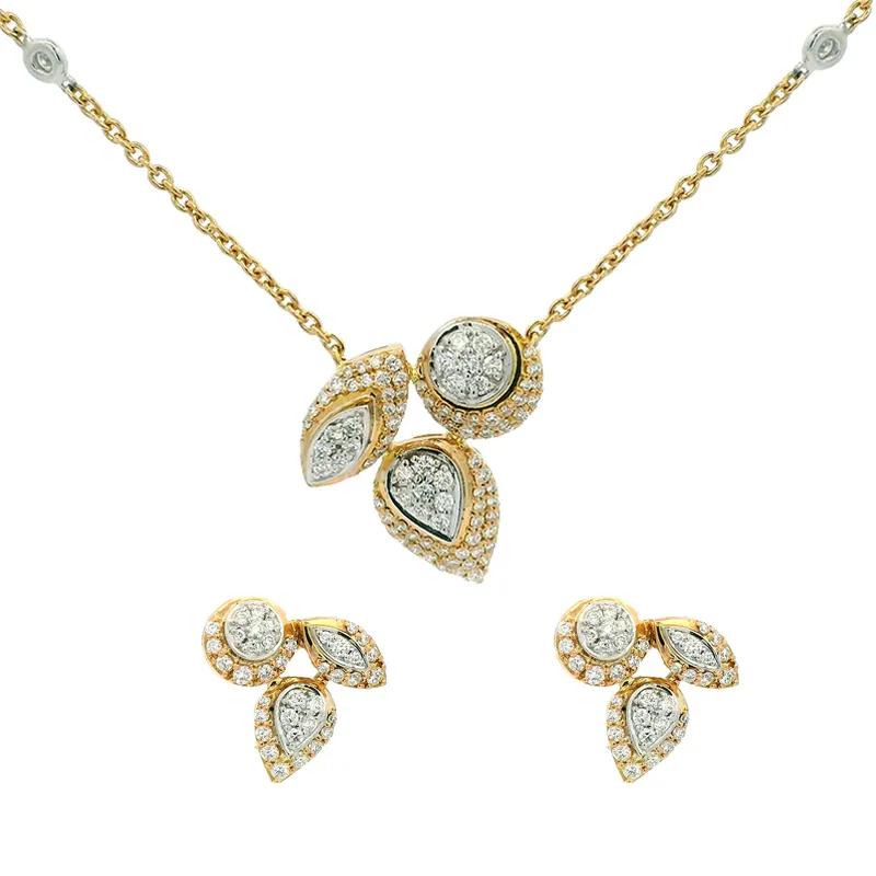 Elegant Gold Leaf Pendant Necklace Set
