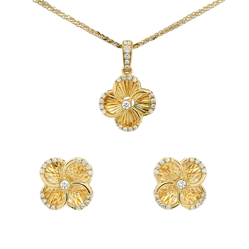 Elegant Floral Yellow Gold Pendant Set