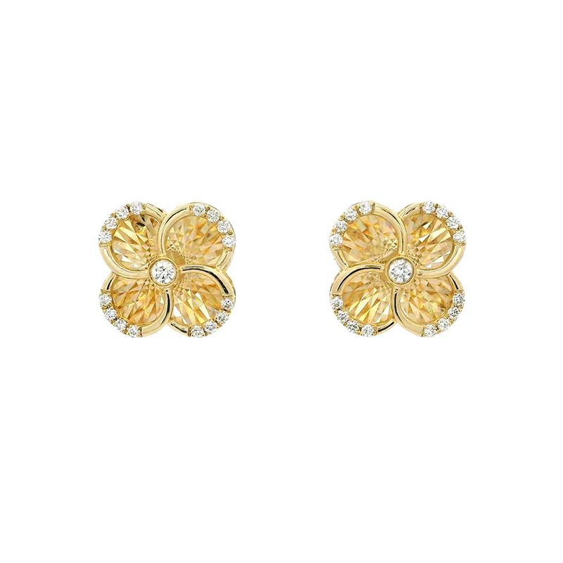 Elegant Floral Yellow Gold Pendant Set