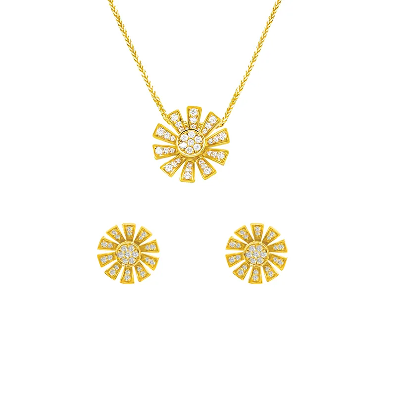 Flower Yellow Gold Diamond Pendant Set