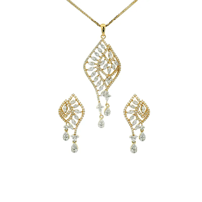 Elegant Gold and Diamond Jewelry Set