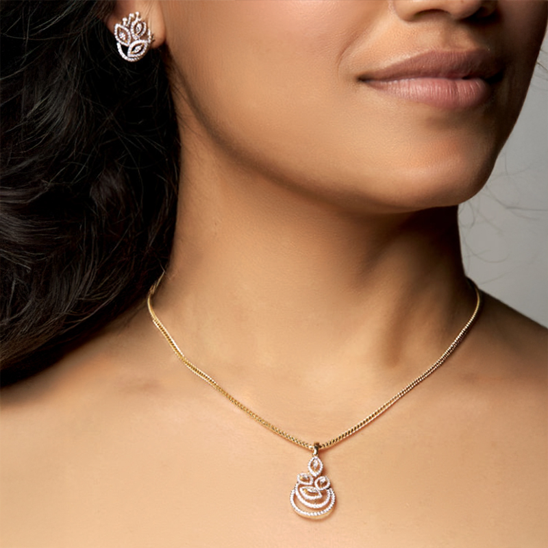 Elegant Leaf Design Pendant Set