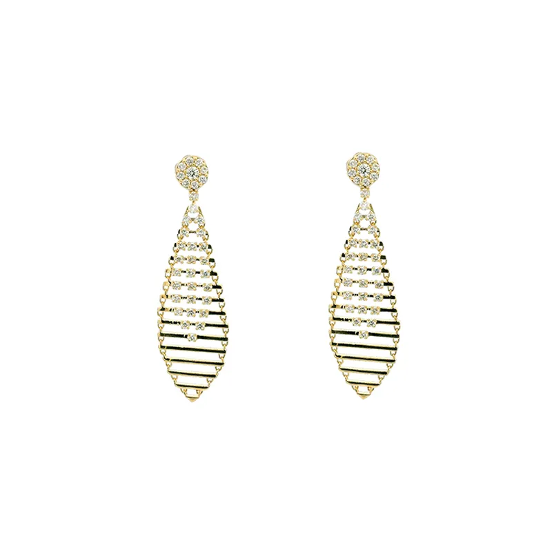 Elegant Gold Diamond Pendant Set