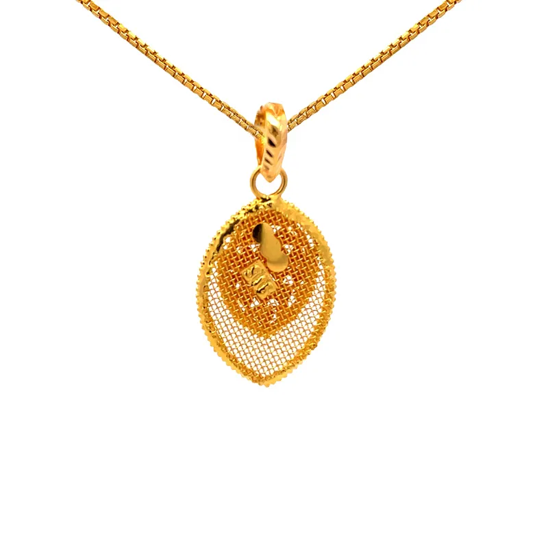 Elegant Oval Yellow Gold Filigree Pendant