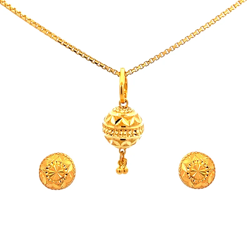 Pendant set in gold design discount